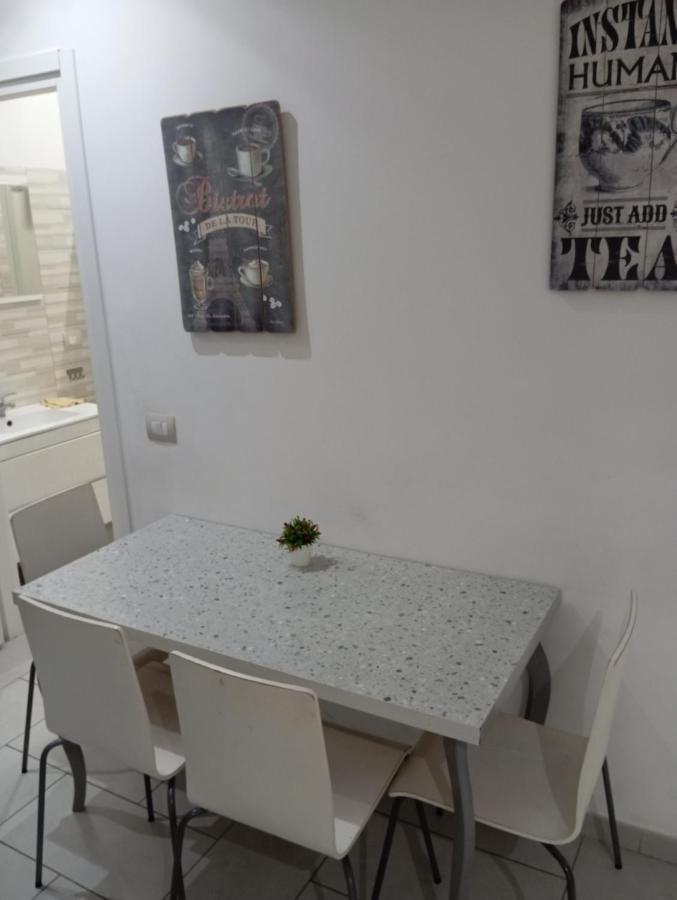 Apartament Famagosta Milano Appartement Buitenkant foto